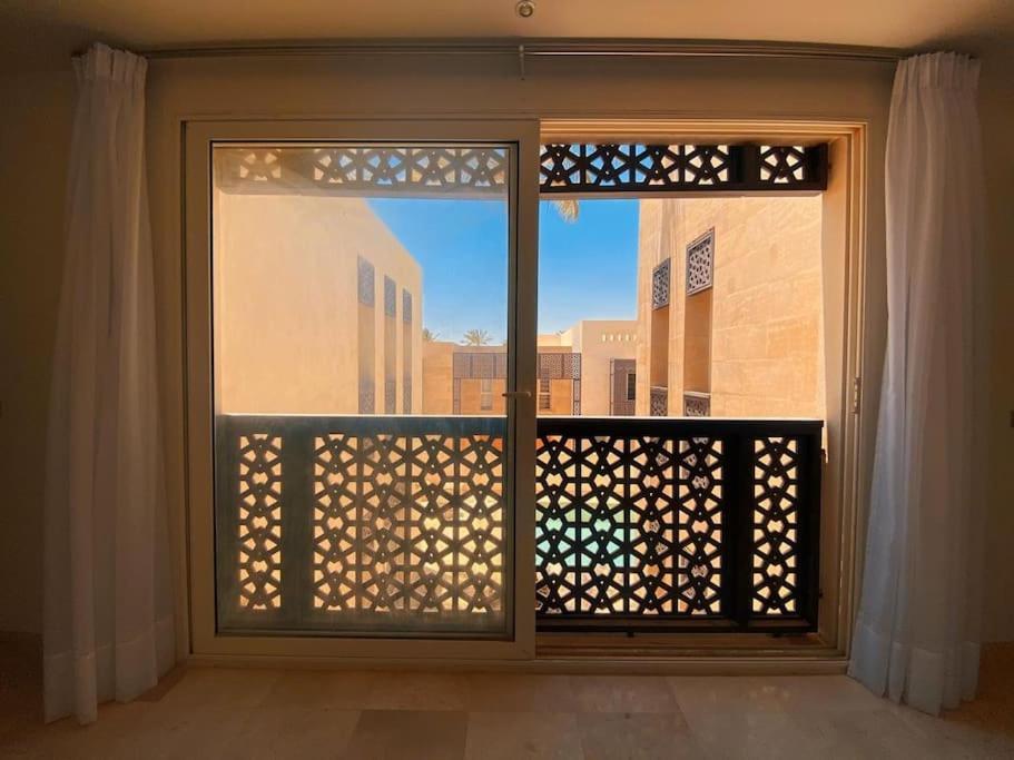 Nayah Stays, Amazing With Private Pool & 5 Master Gurdaka