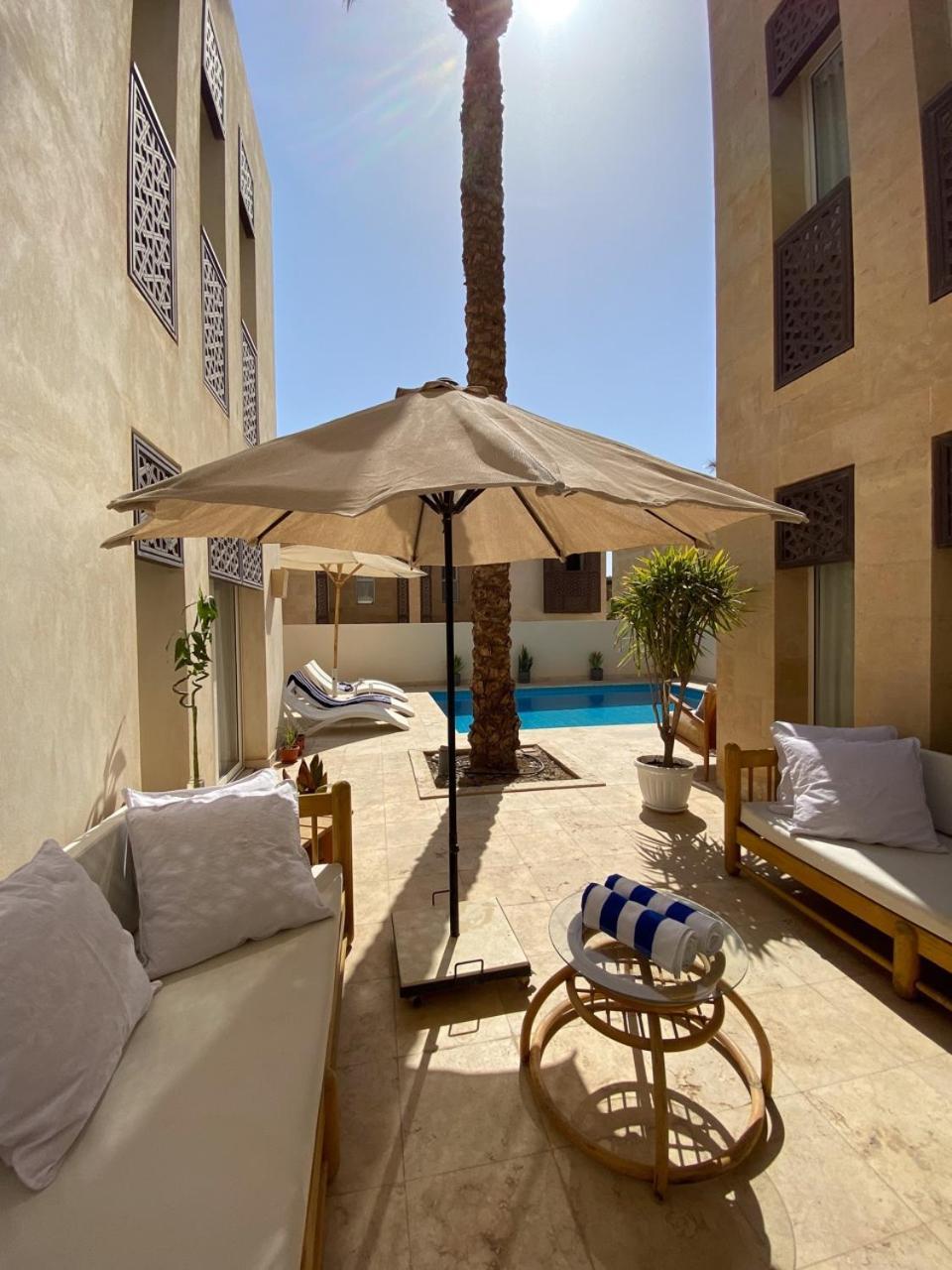 Nayah Stays, Amazing With Private Pool & 5 Master * Gurdaka