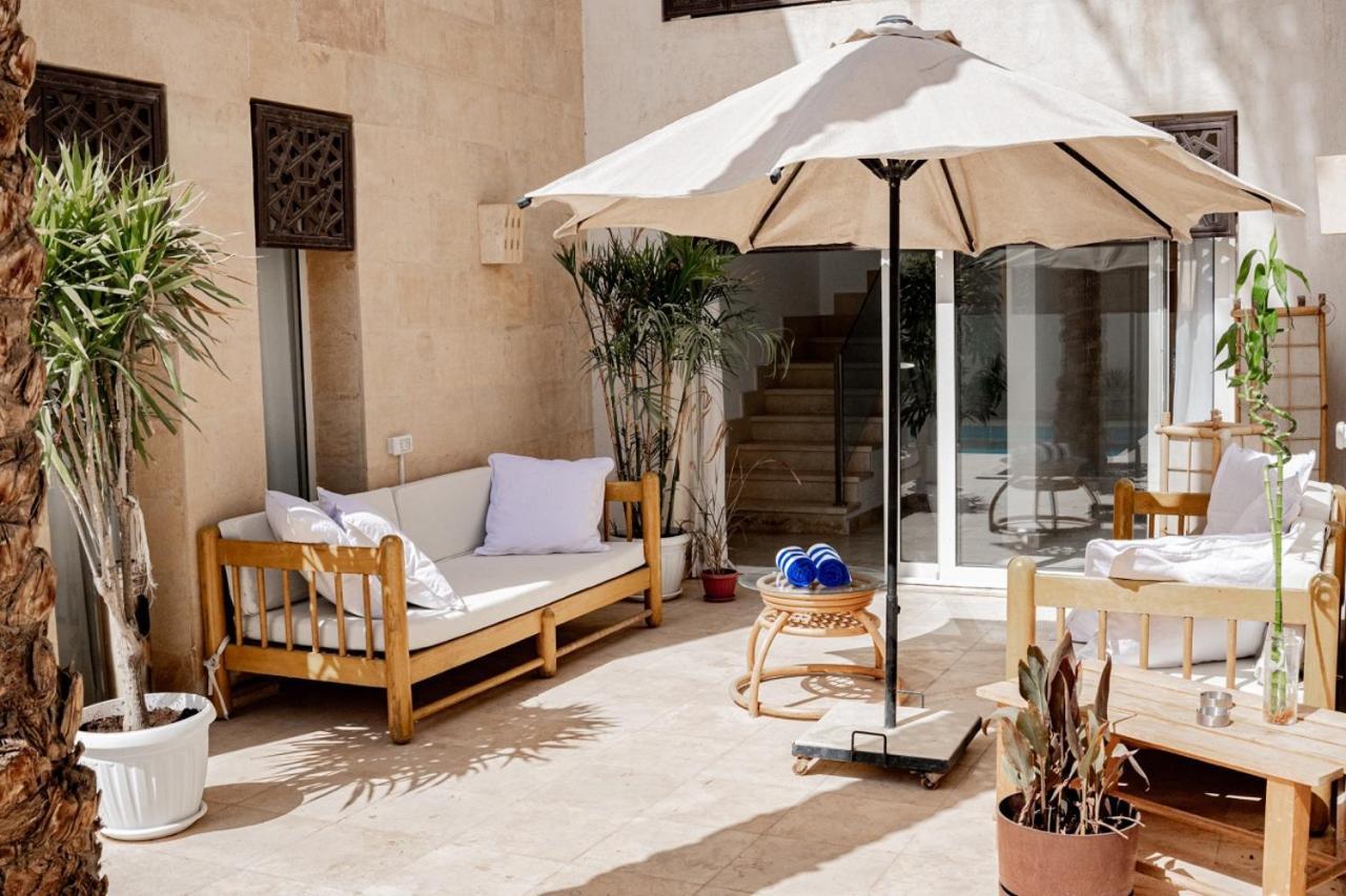 Nayah Stays, Amazing With Private Pool & 5 Master Nyaraló
