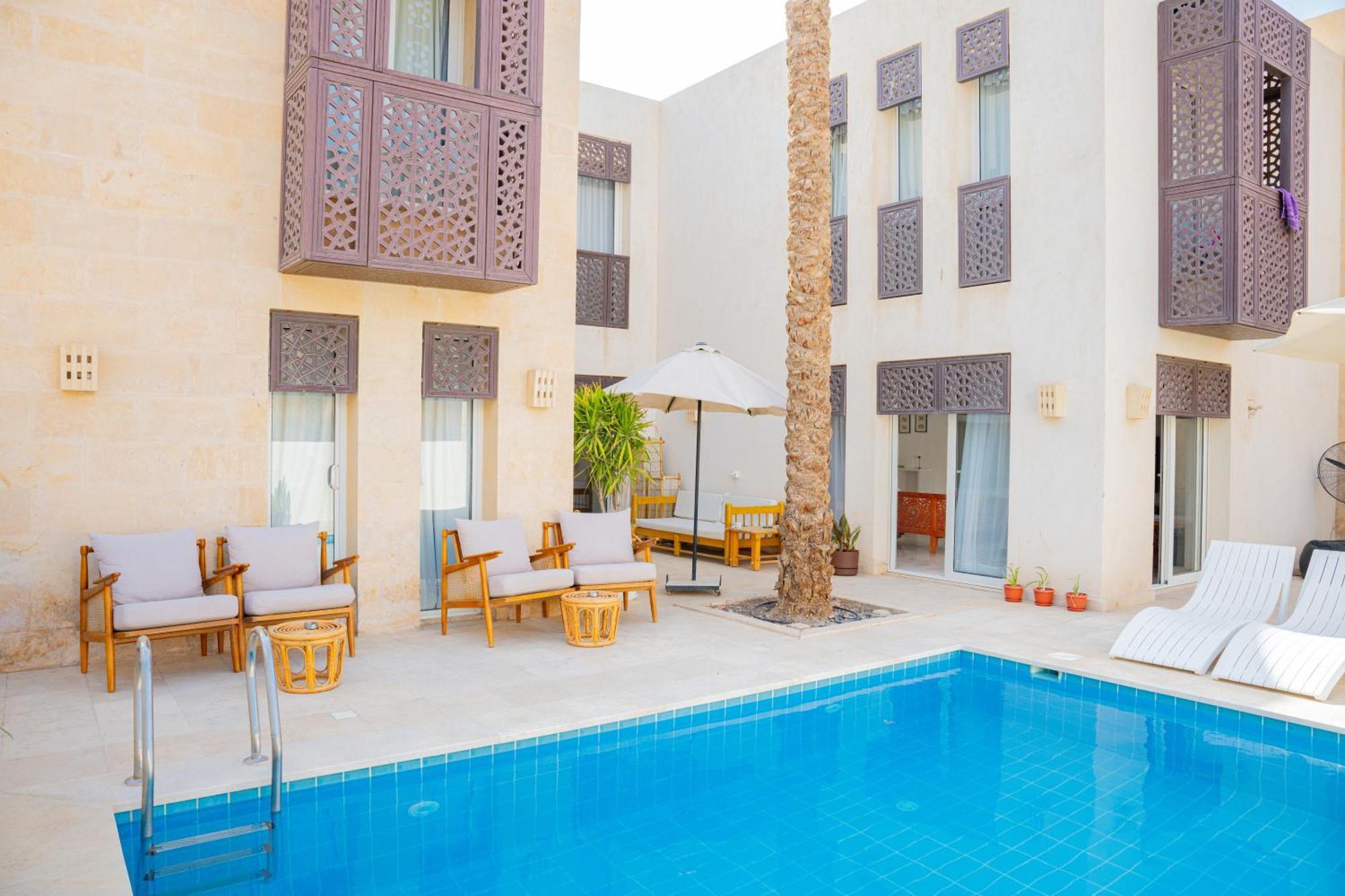 Nyaraló Nayah Stays, Amazing With Private Pool & 5 Master